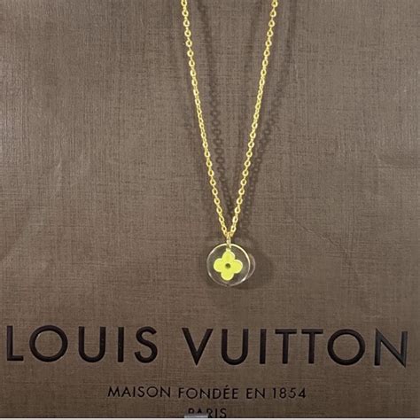 louis vuitton lv necklace|louis vuitton clover necklace.